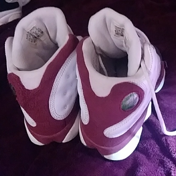 Jordans maroon, gray & white - Picture 5 of 7